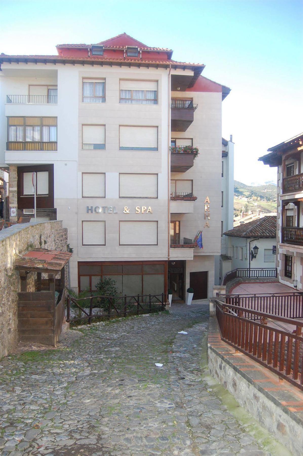 Hotel Arha Potes & Spa Exterior photo